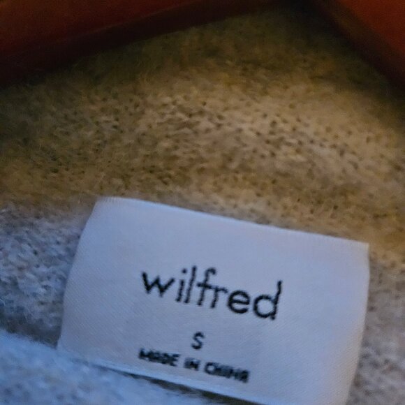 Sweater - Picture 4 of 4